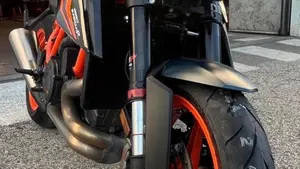 KTM 1290 Super Duke R (2022 - 23)  (2)