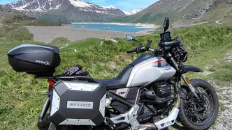 Moto Guzzi V85 TT Travel (2021 - 23) usata
