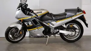 Yamaha   (2)