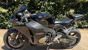 Honda CBR 1000 RR Fireblade (2008 - 11)  (2)