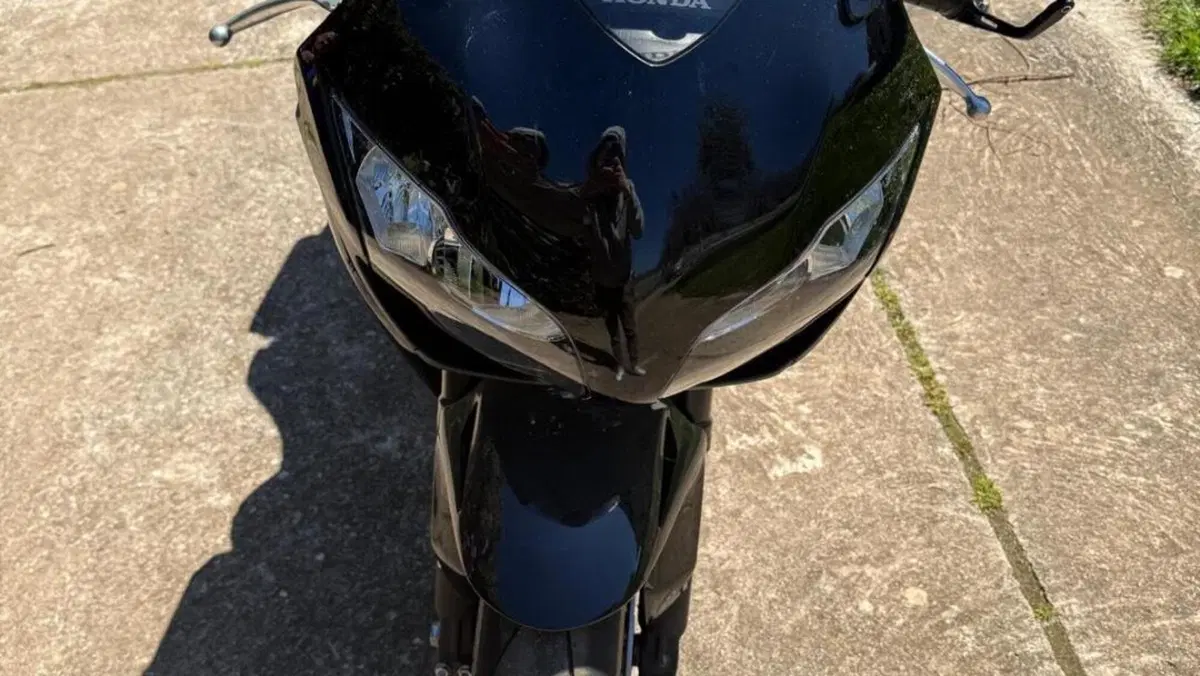Honda CBR 1000 RR Fireblade (2008 - 11)  (4)