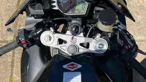 Honda CBR 1000 RR Fireblade (2008 - 11)  (5)