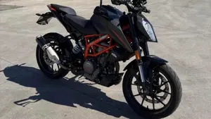 KTM 390 Duke (2021 - 23)  (3)
