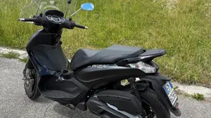 Piaggio Beverly 350 Police ABS-ASR (2018 - 20)  (2)