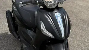 Piaggio Beverly 350 Police ABS-ASR (2018 - 20)  (3)