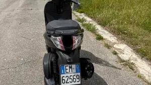 Piaggio Beverly 350 Police ABS-ASR (2018 - 20)  (5)