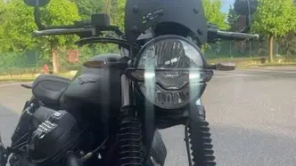 Moto Guzzi V7 Stone (2021 - 24) usata