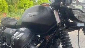 Moto Guzzi V7 Stone (2021 - 24)  (4)