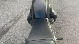 Moto Guzzi V7 Stone (2021 - 24)  (7)