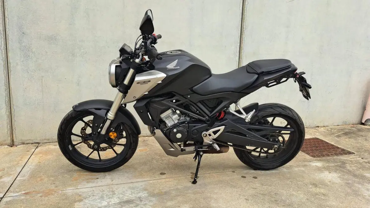 Honda CB 125 R (2018 - 20)  (2)
