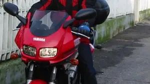 Yamaha FZS 600 Fazer (2002 - 03)  (2)