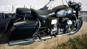 Moto Guzzi   (2)