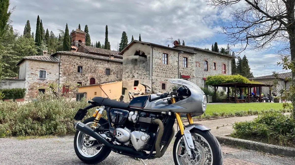 Triumph Thruxton 1200 R (2016) 