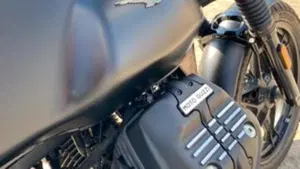 Moto Guzzi V7 III Stone Night Pack (2019 - 20)  (3)