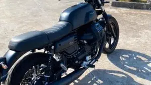Moto Guzzi V7 III Stone Night Pack (2019 - 20)  (5)