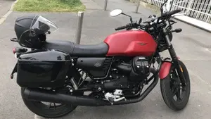 Moto Guzzi V7 III Stone (2017 - 20)  (7)