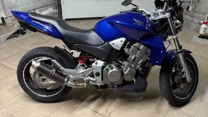 Honda Hornet 900 
