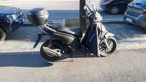 Kymco People 200i S (2021 - 26)  (5)