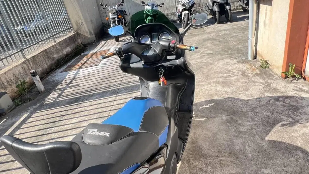 Yamaha T-Max 500 (2004 - 07)  (8)