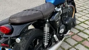 Triumph Street Twin 900 (2021 - 22)  (4)