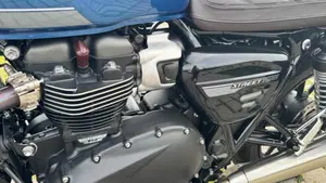 Triumph Street Twin 900 (2021 - 22)  (8)