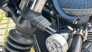 Triumph Street Twin 900 (2021 - 22)  (10)