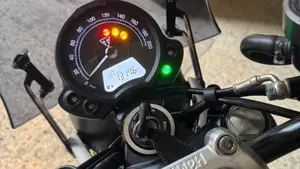 Triumph Street Twin 900 (2021 - 22)  (13)