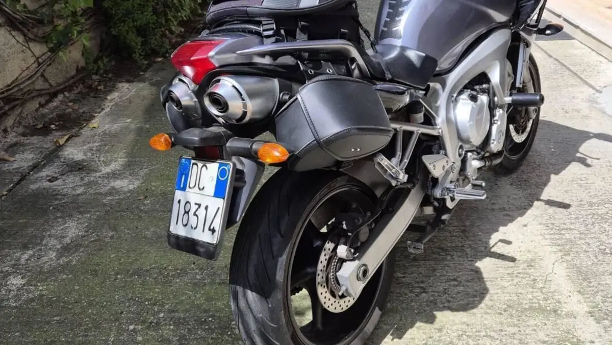 Yamaha FZ6 Fazer (2004 - 07)  (3)