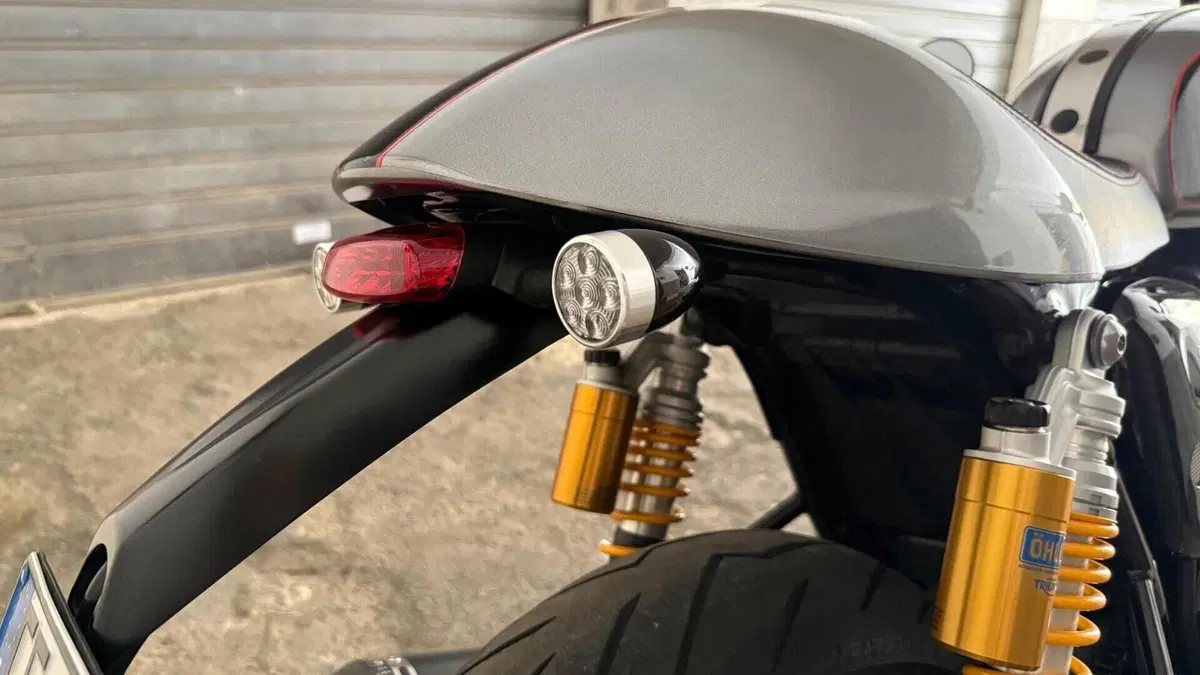 Triumph Thruxton 1200 R (2016)  (5)