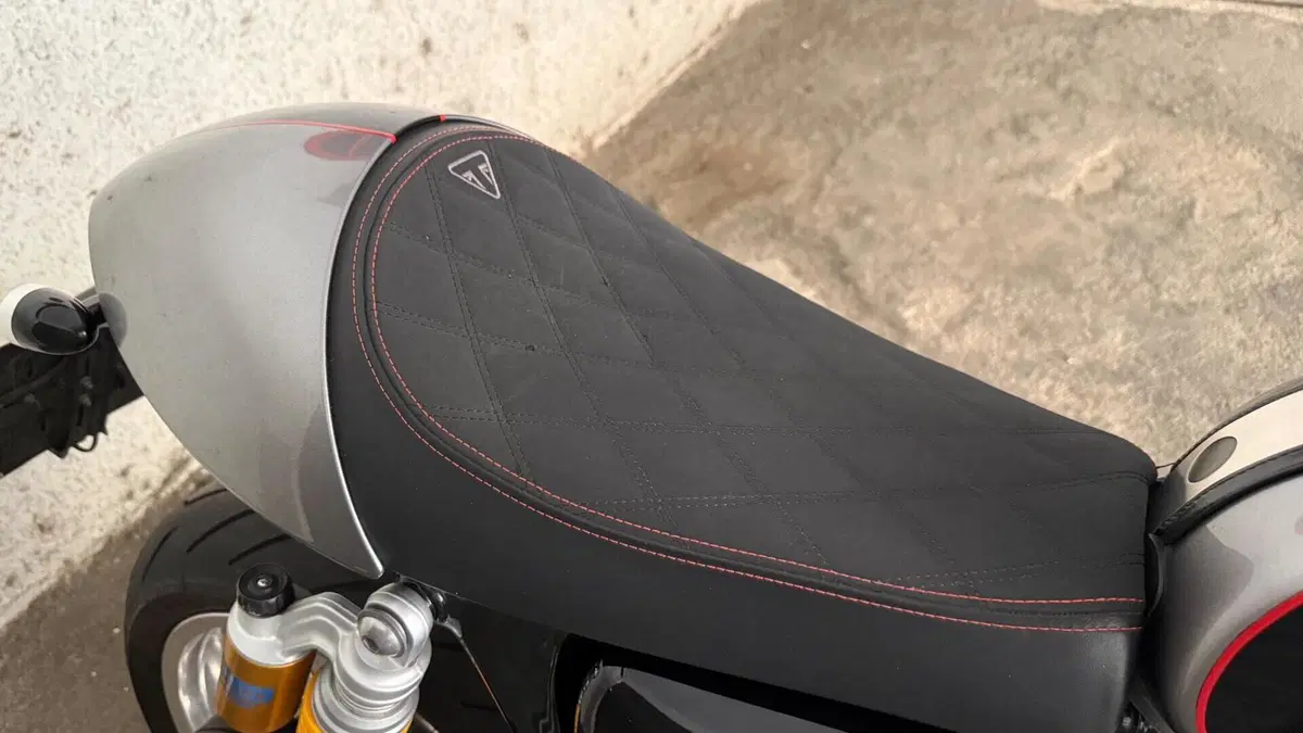Triumph Thruxton 1200 R (2016)  (6)