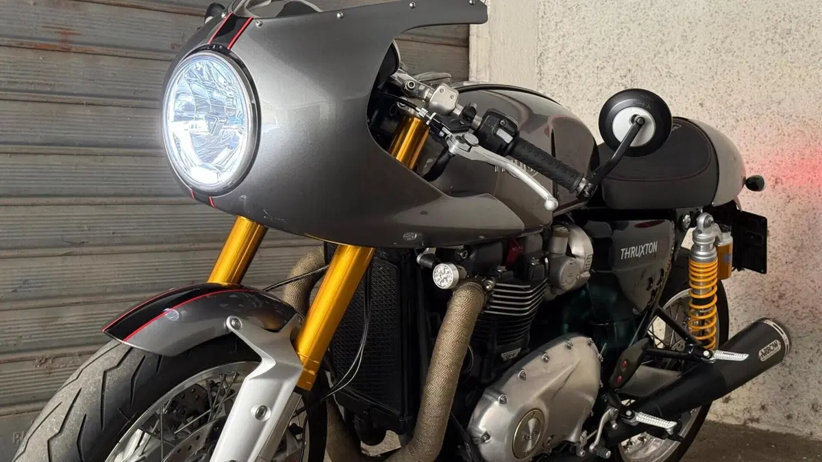 Triumph Thruxton 1200 R (2016)  (2)