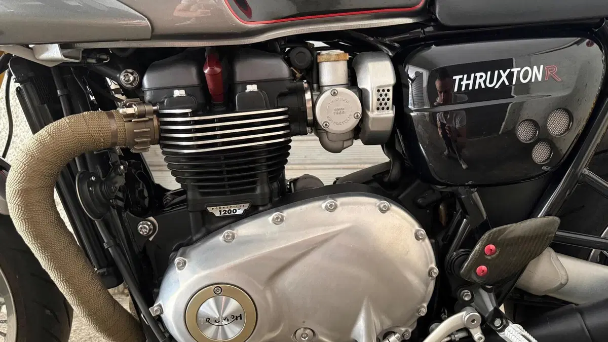 Triumph Thruxton 1200 R (2016)  (11)