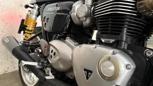 Triumph Thruxton 1200 R (2016)  (12)