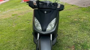Yamaha X-Max 250 (2005 - 07)  (2)