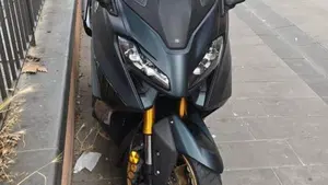 Yamaha T-Max 560 Tech Max (2022 - 24)  (2)