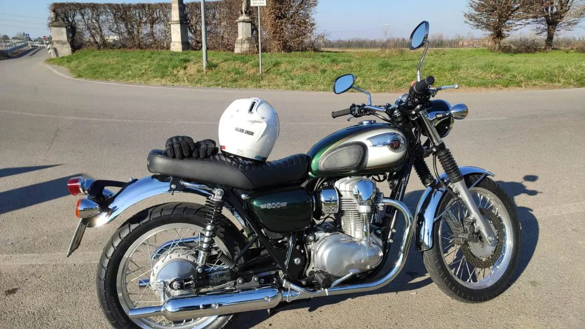 Kawasaki W 800 (2010 - 17)  (3)