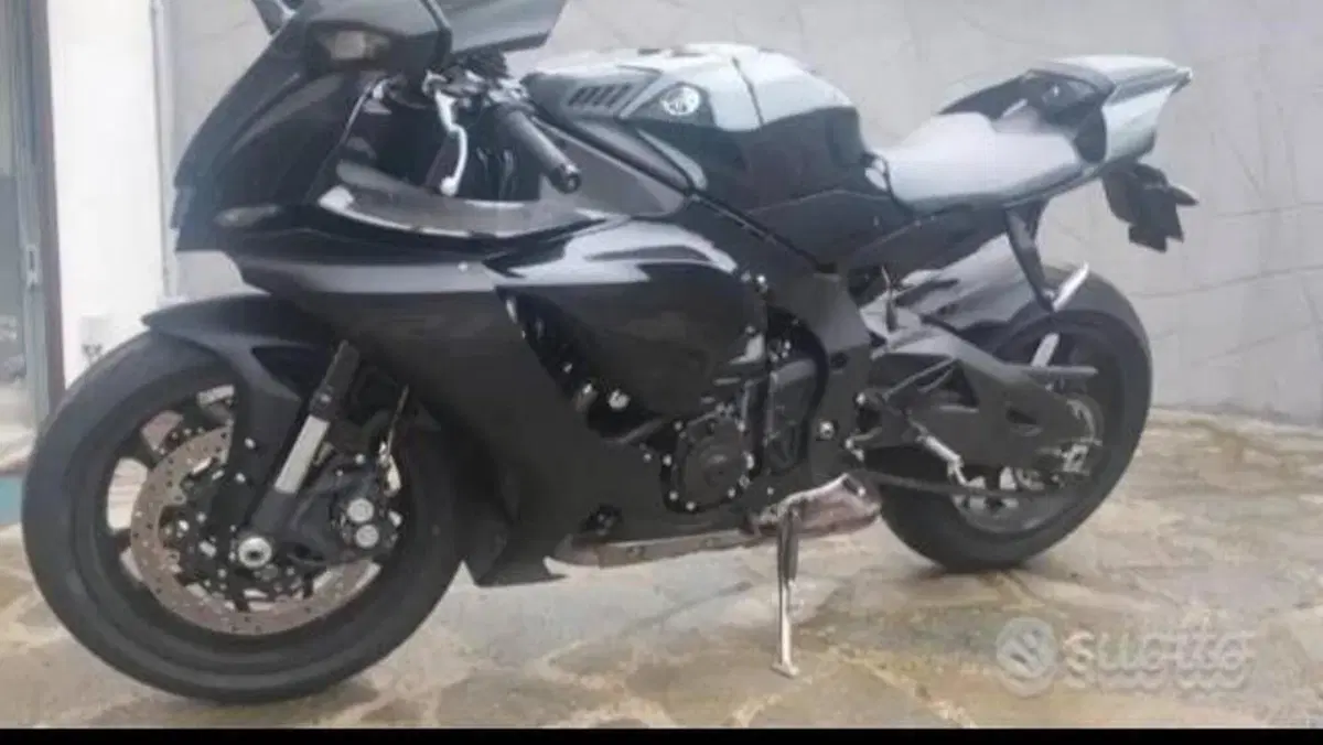 Yamaha YZF R1 (2020 - 25)  (6)