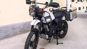 Royal Enfield Himalayan 411 (2017 - 20)  (2)
