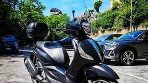 Piaggio Beverly 350 Police ABS-ASR (2018 - 20)  (10)