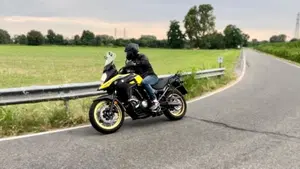 Suzuki V-Strom 650XT (2021 - 25)  (4)
