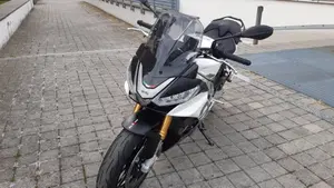 Aprilia Tuono V4 (2021 - 24)  (2)