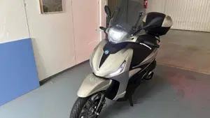 Piaggio Beverly 300 ABS-ASR (2021 - 25) 