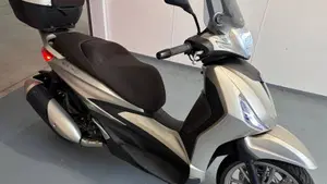 Piaggio Beverly 300 ABS-ASR (2021 - 25)  (4)