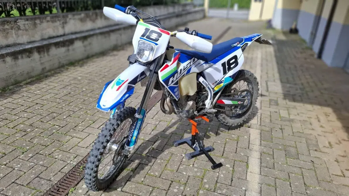 Husqvarna FE 350 (2023)  (2)
