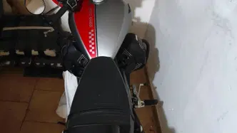 Moto Guzzi V9 Bobber (2016 - 18) usata
