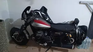 Moto Guzzi V9 Bobber (2016 - 18)  (5)