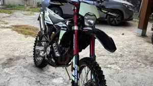 Fantic Motor XEF 125 Performance 4T (2022) 