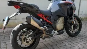 Ducati Multistrada V4 S Grand Tour (2024)  (2)