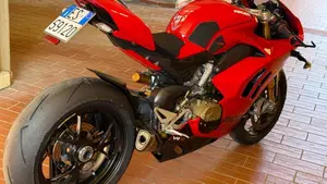 Ducati Panigale V4 S 1100 (2020)  (3)