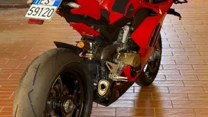Ducati Panigale V4 S 1100 (2020)  (4)